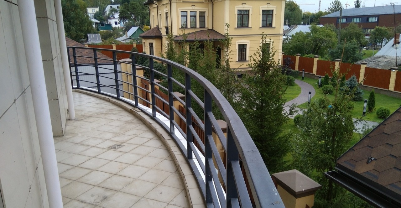  Apartments