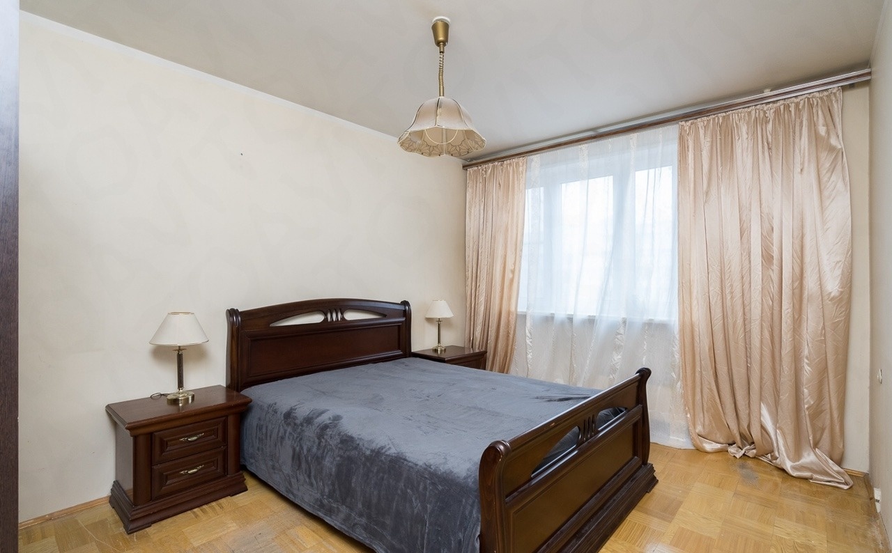  Apartments