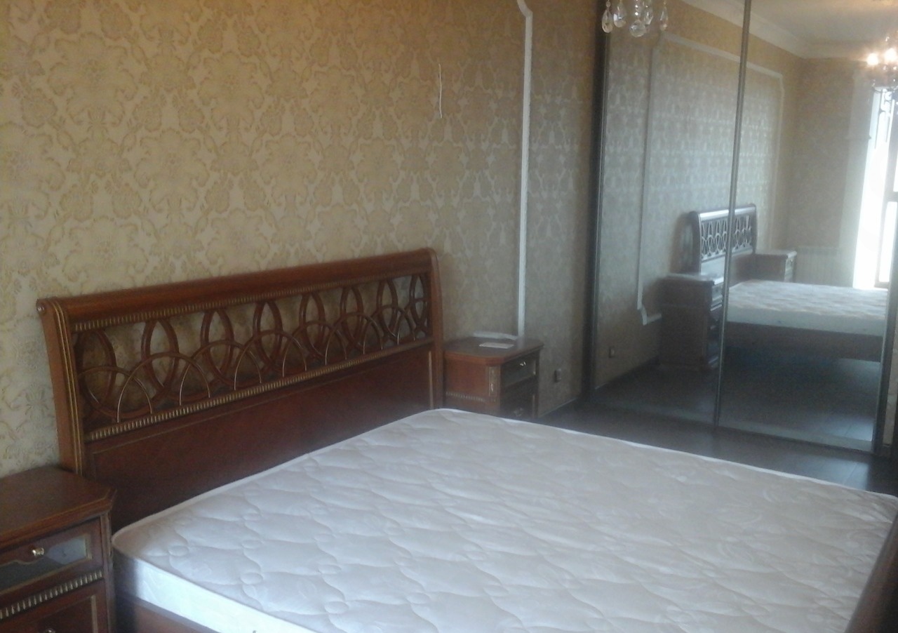  Apartments