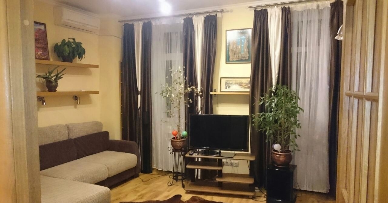  Apartments