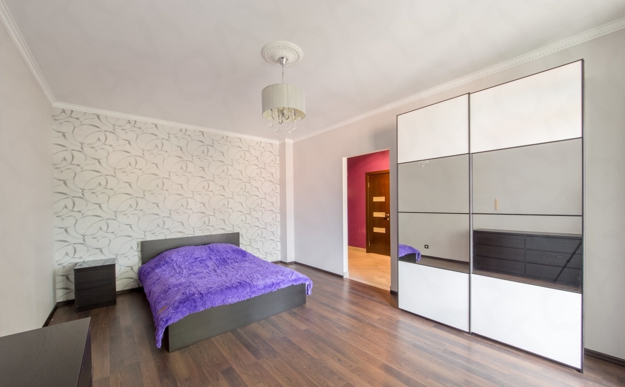  Apartments