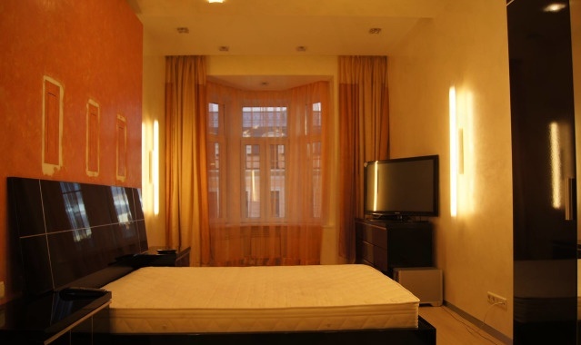  Apartments