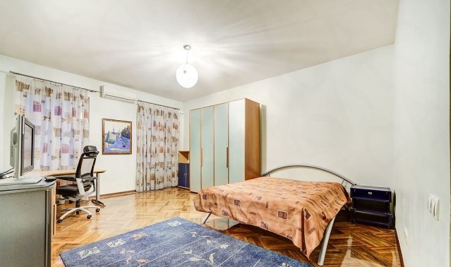  Apartments