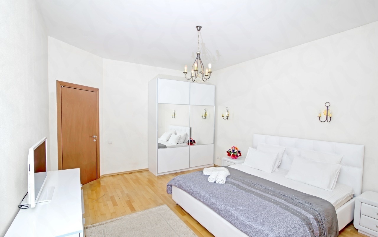  Apartments