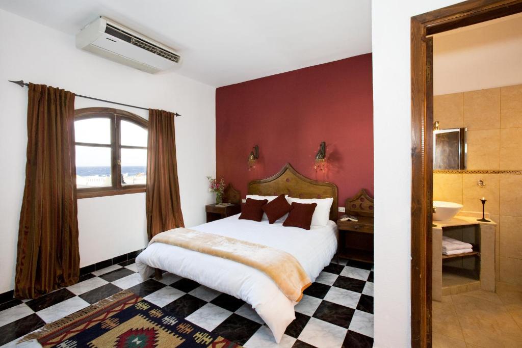  Hotels