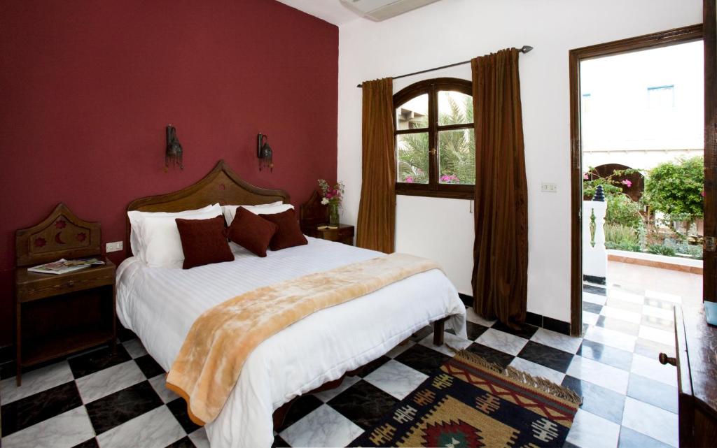  Hotels