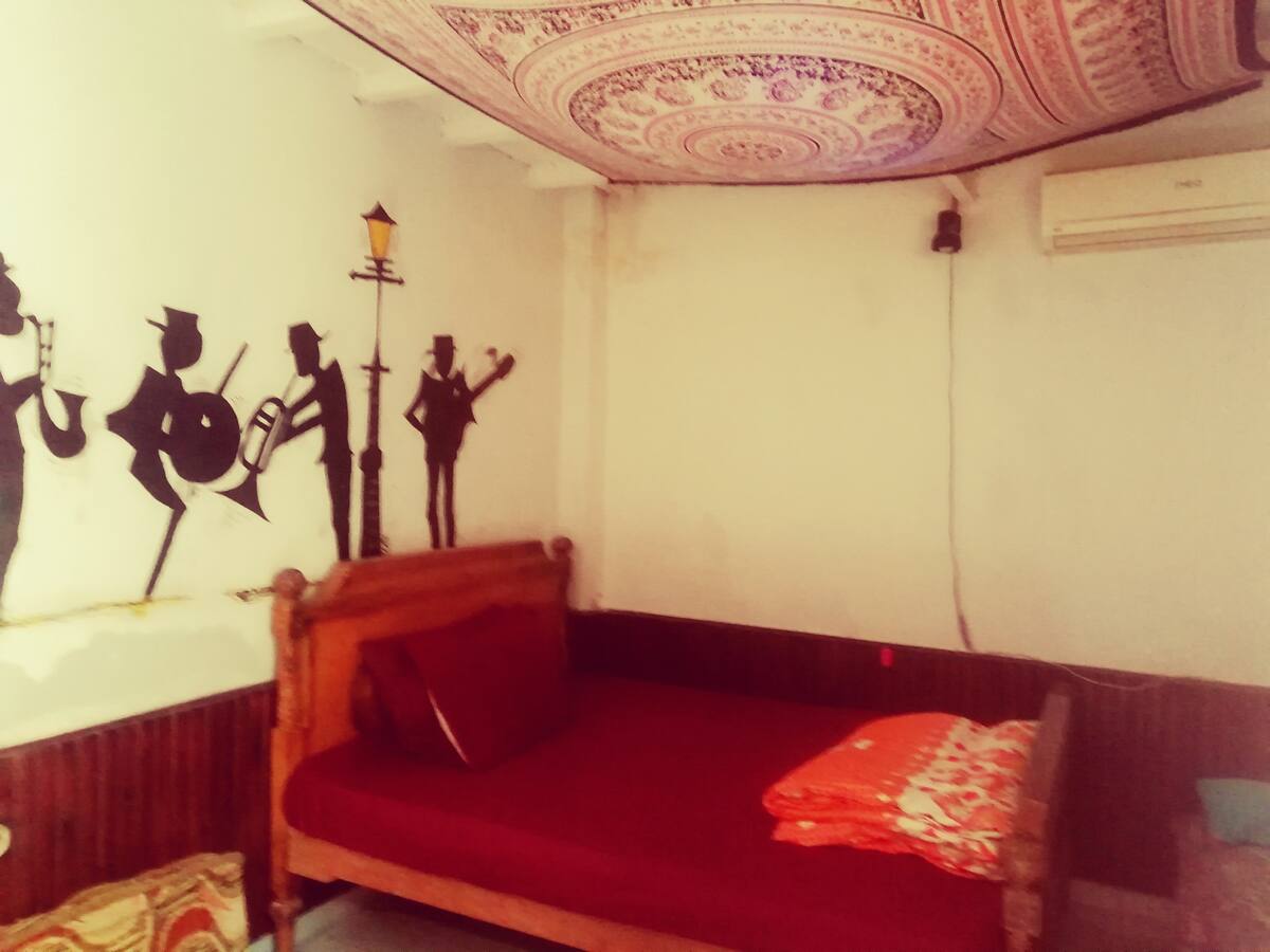  Hostels