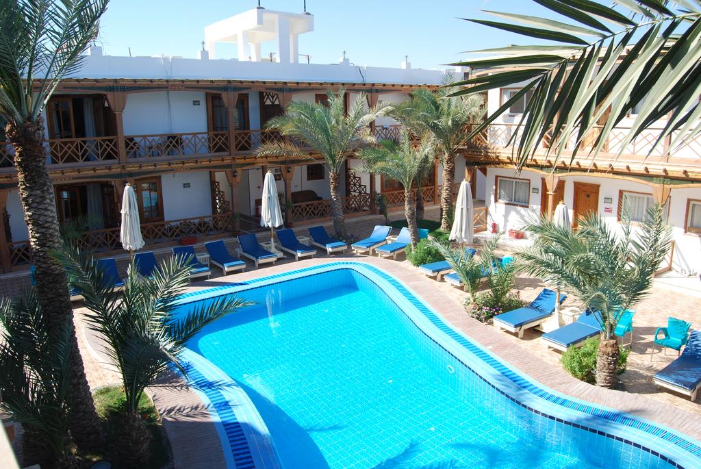 Hotels
