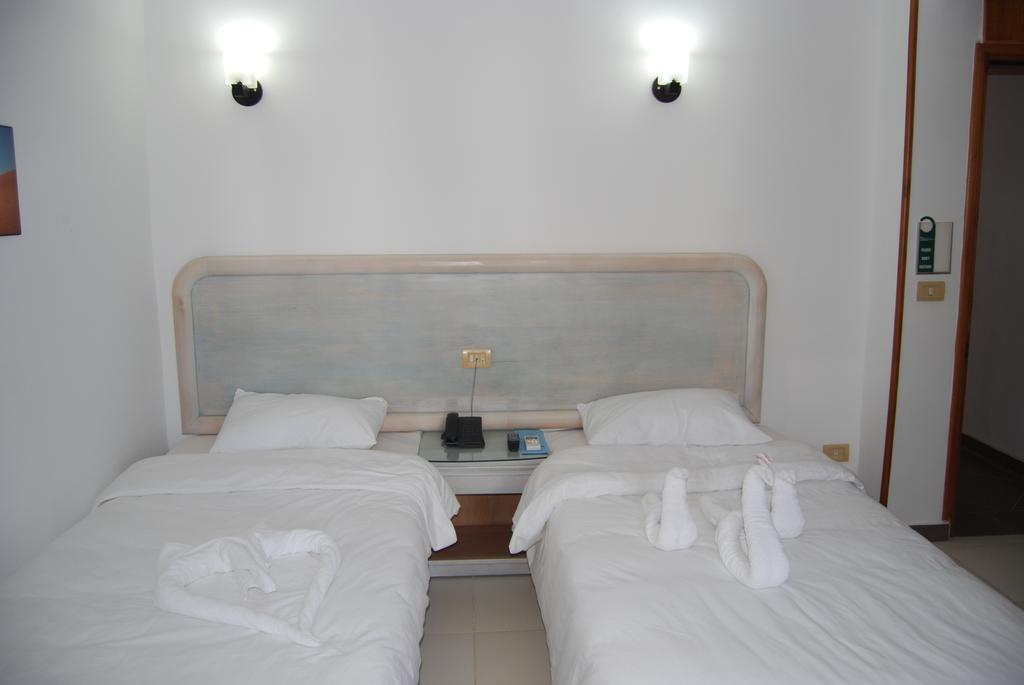  Hotels