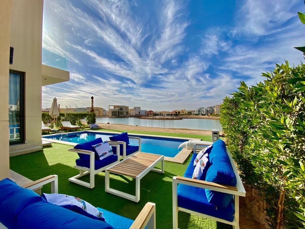  Villas