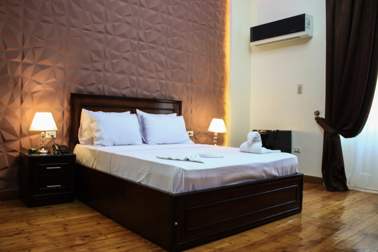  Hotels