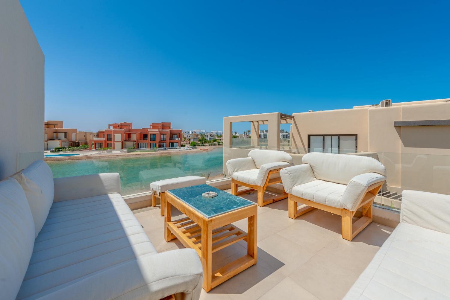  Villas
