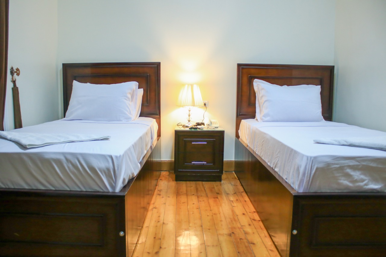  Hotels