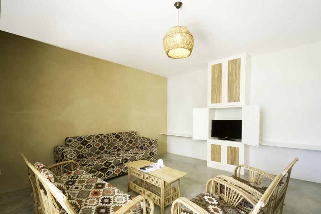  Apartments