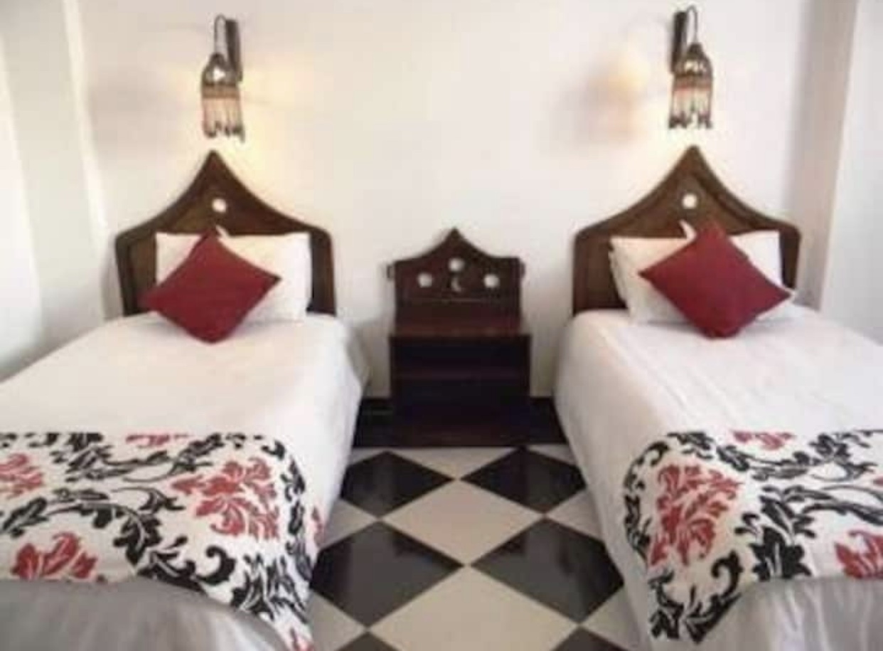  Hotels
