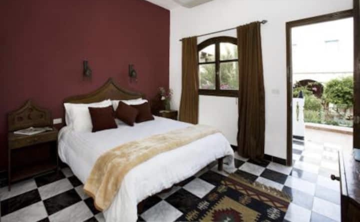  Hotels