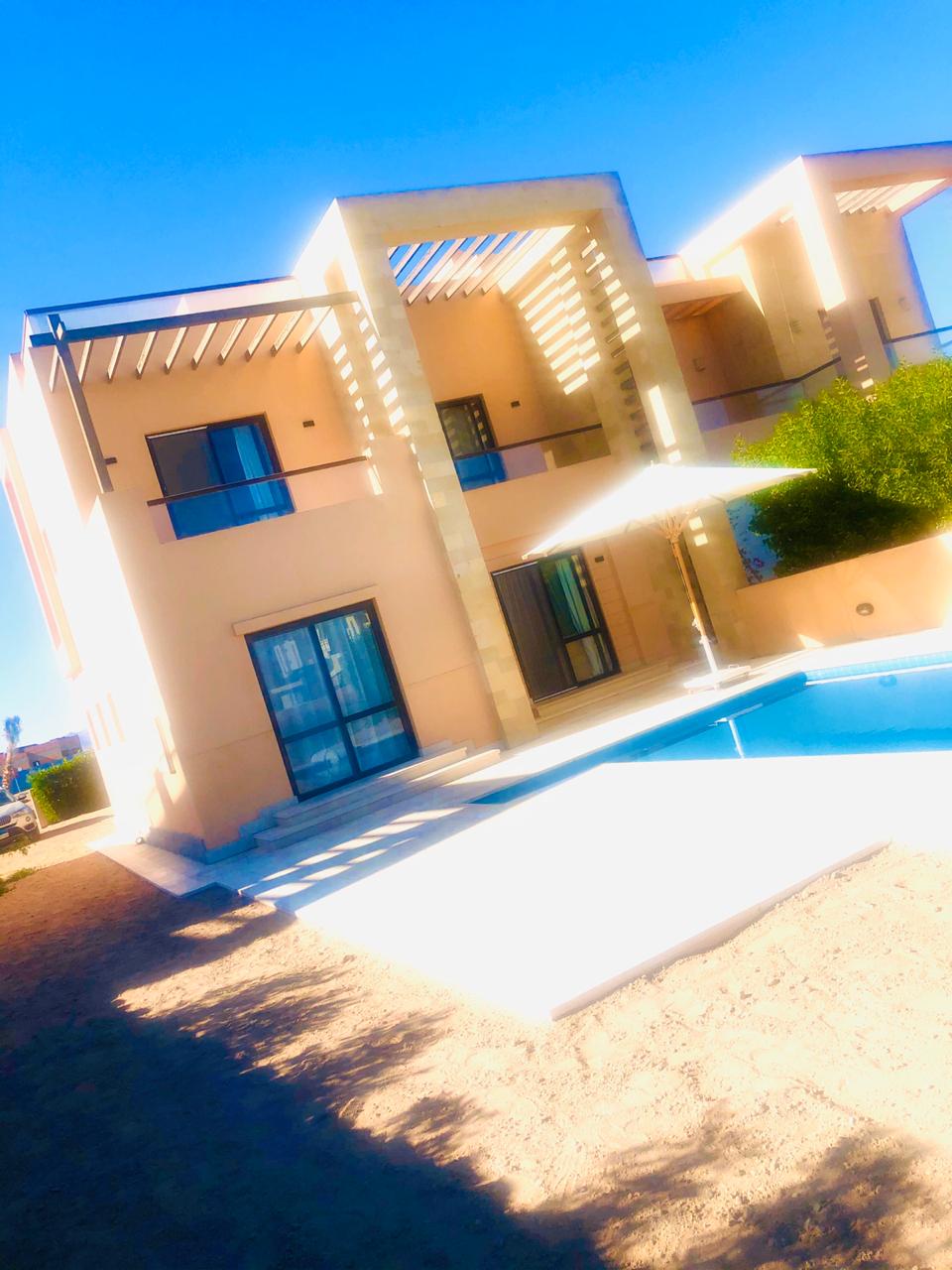  Villas