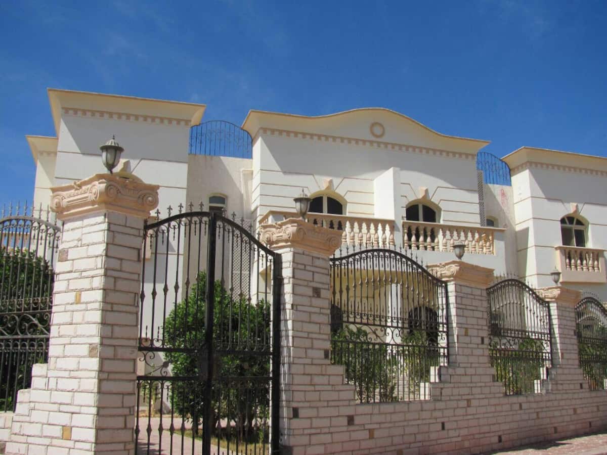  Apartments