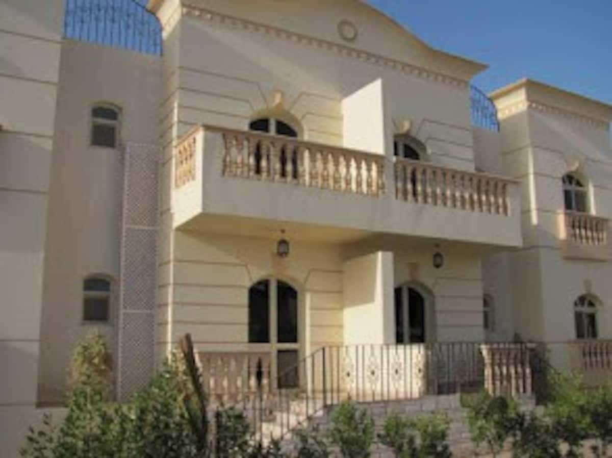  Apartments