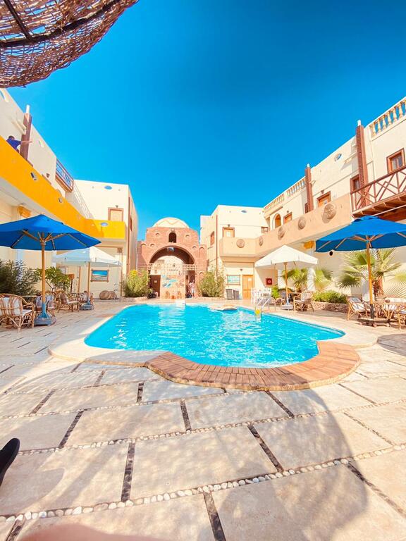  Hotels