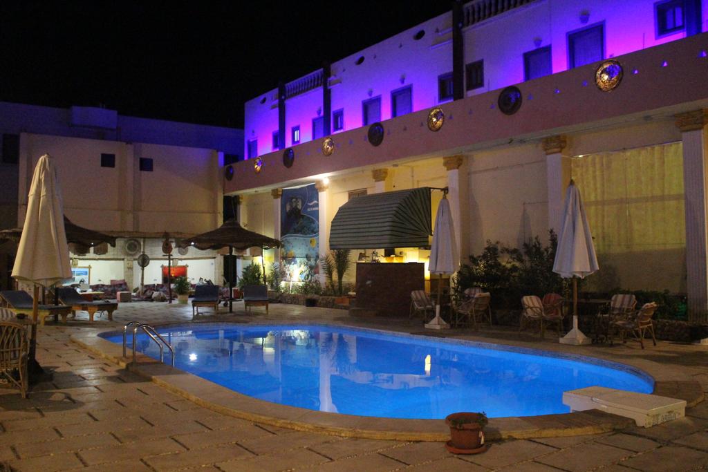  Hotels
