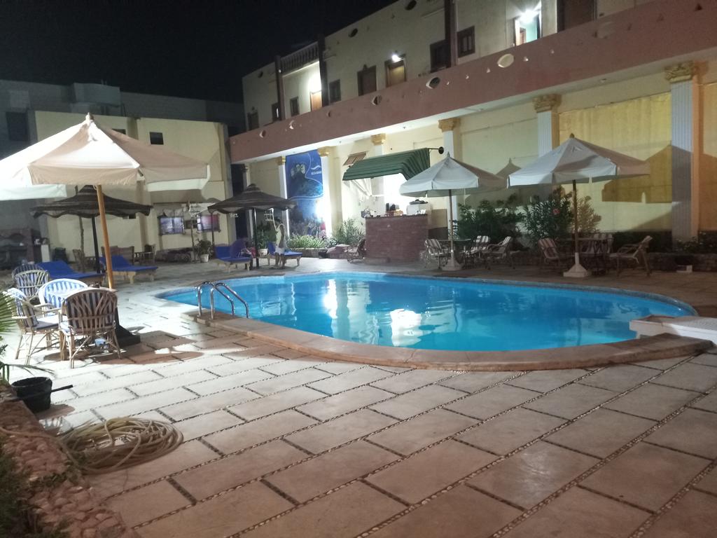  Hotels