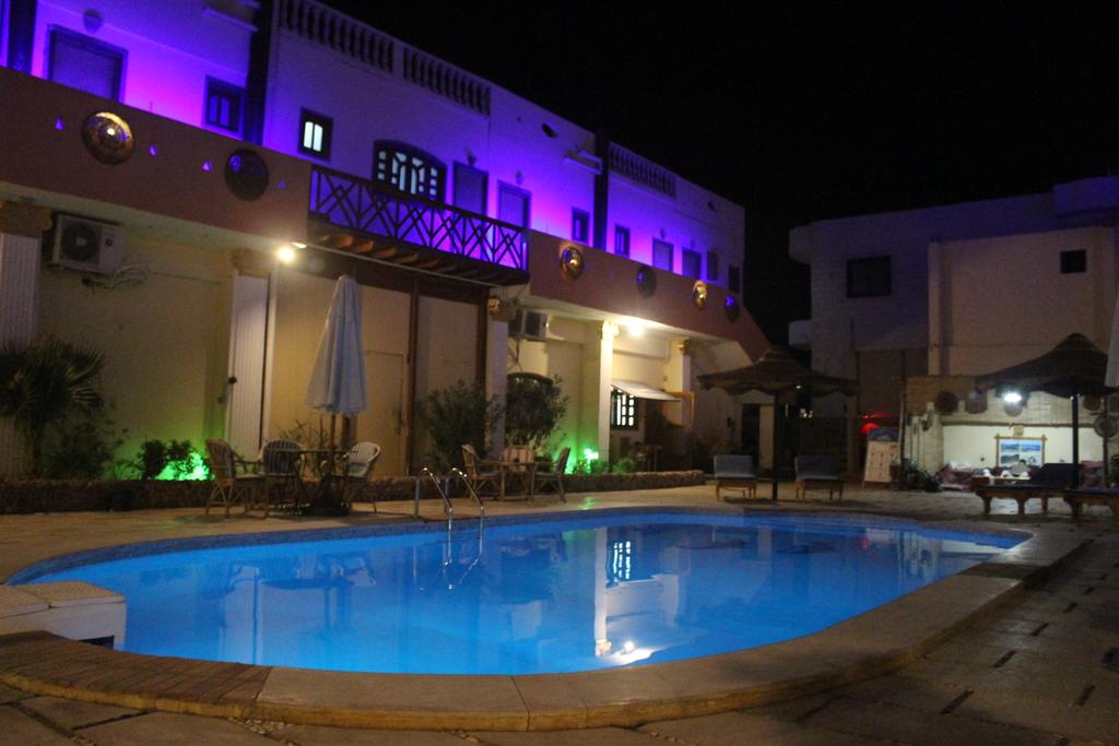  Hotels