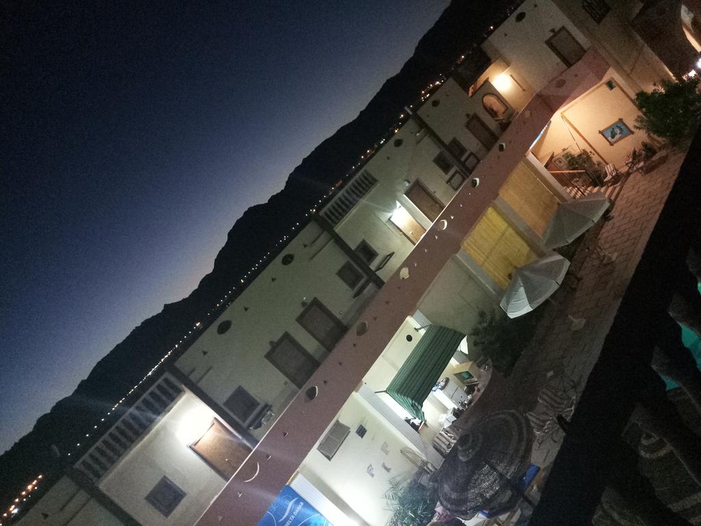  Hotels