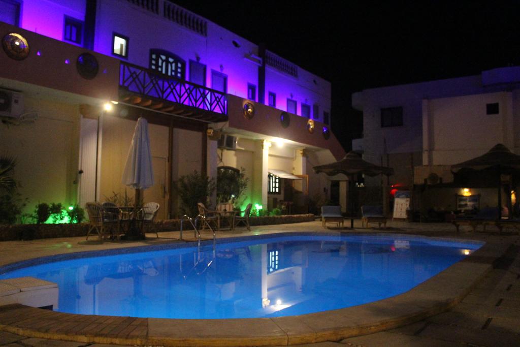  Hotels