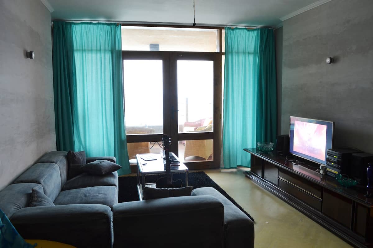  Apartments