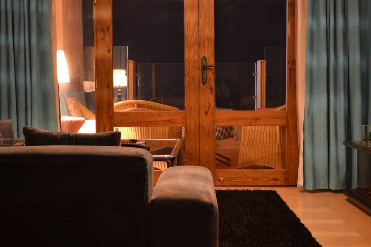  Apartments